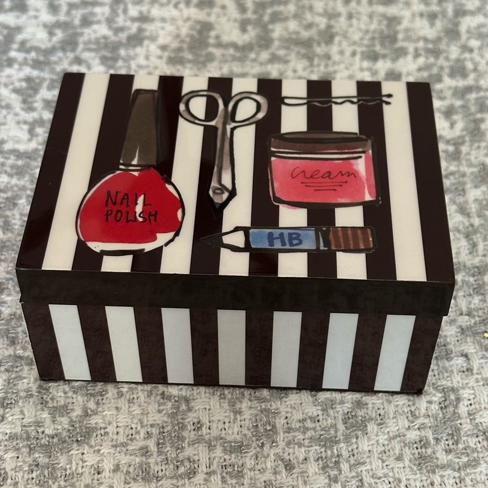 Henri Bendel Lacquer Jewelry Cosmetics Box - Picture 9 of 14